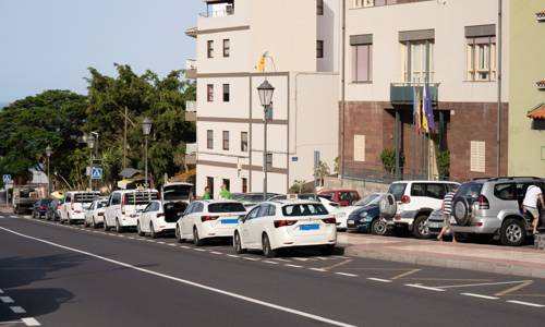 Imagen de El Cabildo pone en marcha un estudio para analizar el servicio y consumo de taxi en La Gomera