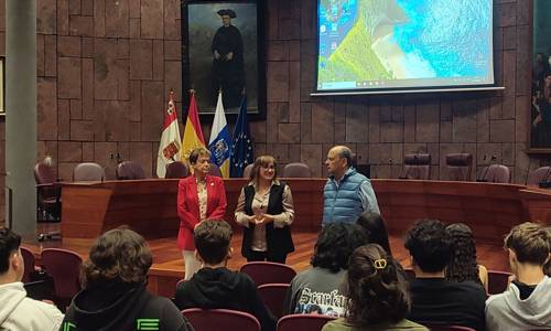 Imagen de Estudiantes de La Gomera participan en una jornada colaborativa en torno a los consejos escolares