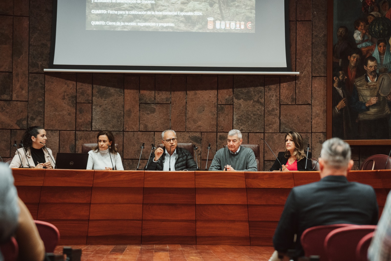 Imagen de El Cabildo coordina con el sector empresarial el nuevo calendario de acciones de dinamización comercial 