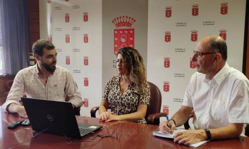 Imagen de El Cabildo refuerza el servicio gratuito de registro de viajeros en alojamientos de La Gomera