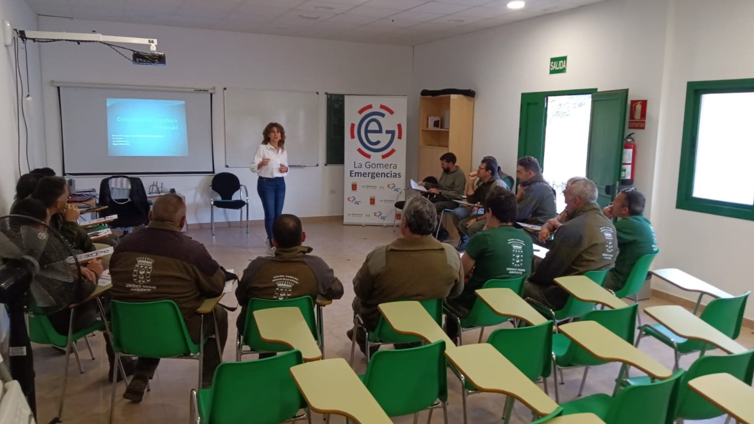 Imagen de El Cabildo forma al personal de la Unidad de Medio Ambiente en materia de comunicación efectiva