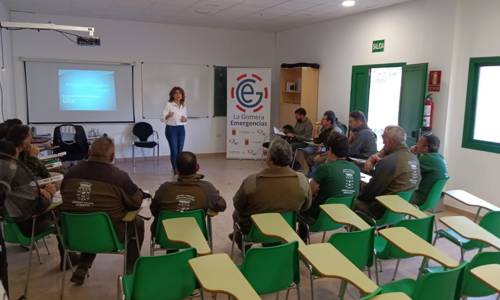 Imagen de El Cabildo forma al personal de la Unidad de Medio Ambiente en materia de comunicación efectiva
