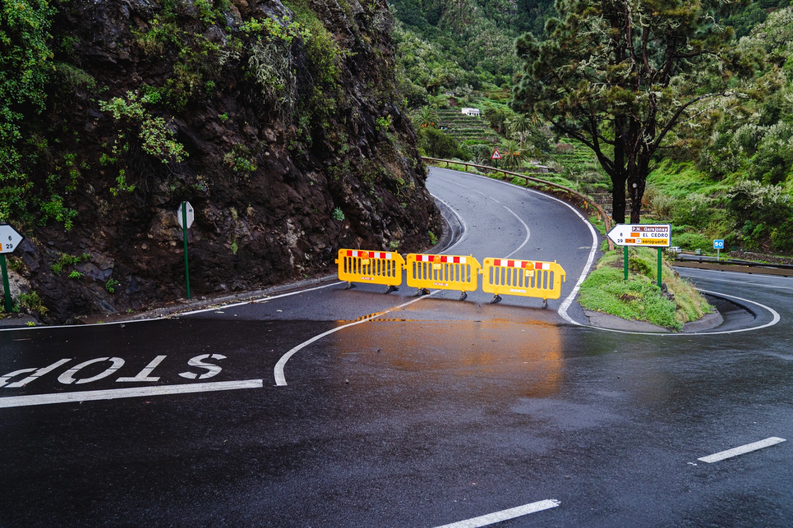Imagen de El Cabildo informa del corte total de la carretera de El Rejo este miércoles por trabajos de emergencia
