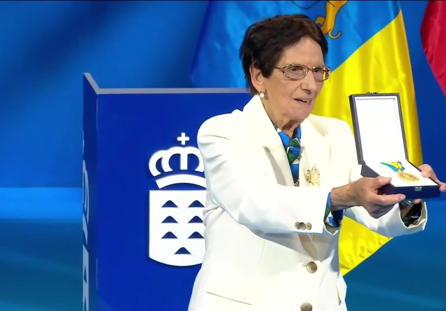 Imagen de El Cabildo destaca la figura de Efigenia Borges en el acto de entrega de la Medalla de Oro de Canarias