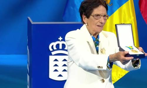 Imagen de El Cabildo destaca la figura de Efigenia Borges en el acto de entrega de la Medalla de Oro de Canarias