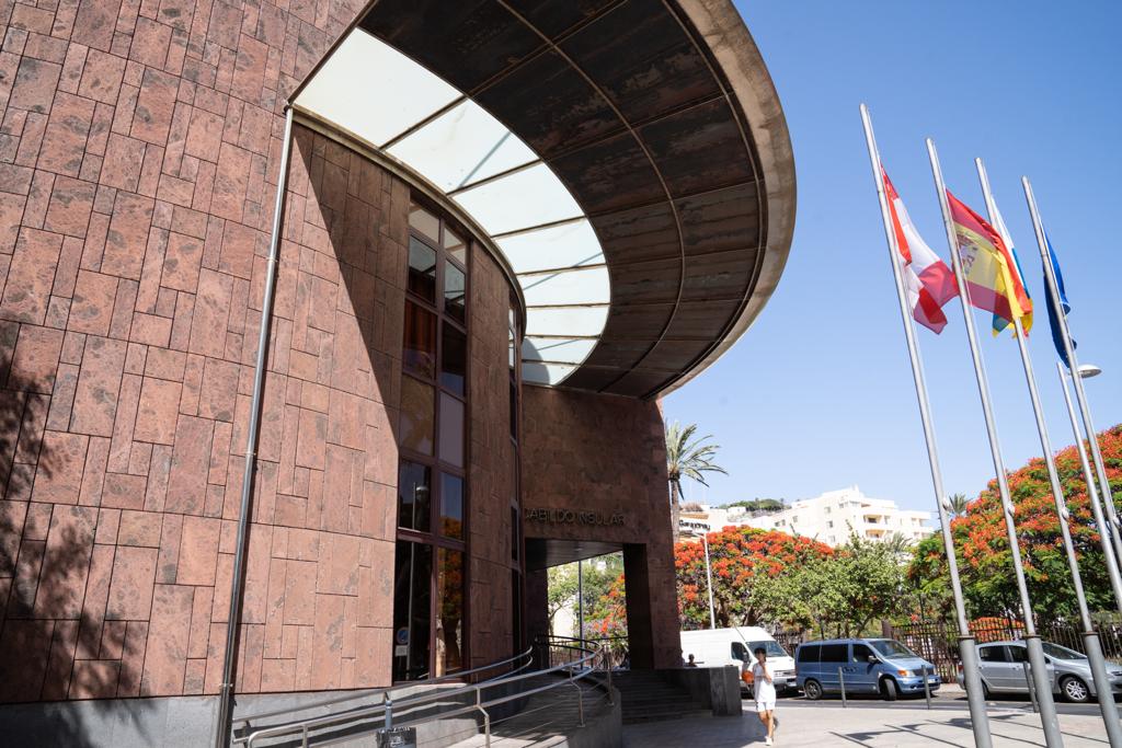 Imagen de El Pleno del Cabildo ratifica el nuevo convenio con la Cámara de Comercio para el fomento empresarial