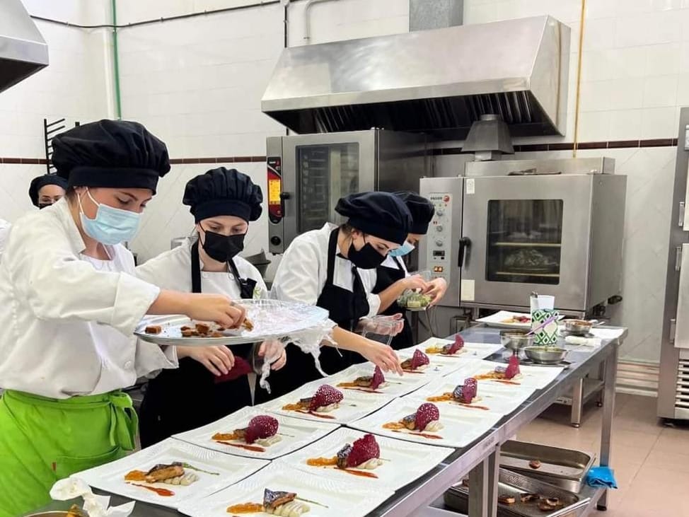 Imagen de El Cabildo agradece al Restaurante Pedagógico del IES San Sebastián su apuesta por Alimentos de La Gomera