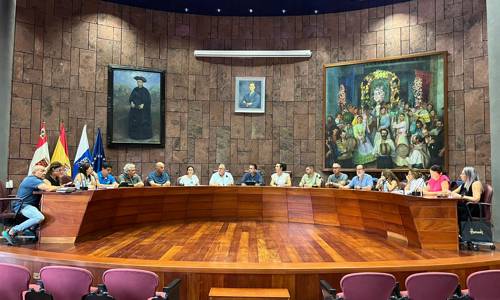 Imagen de Cabildo y sindicatos aprueban por unanimidad la nueva relación de puestos de trabajo