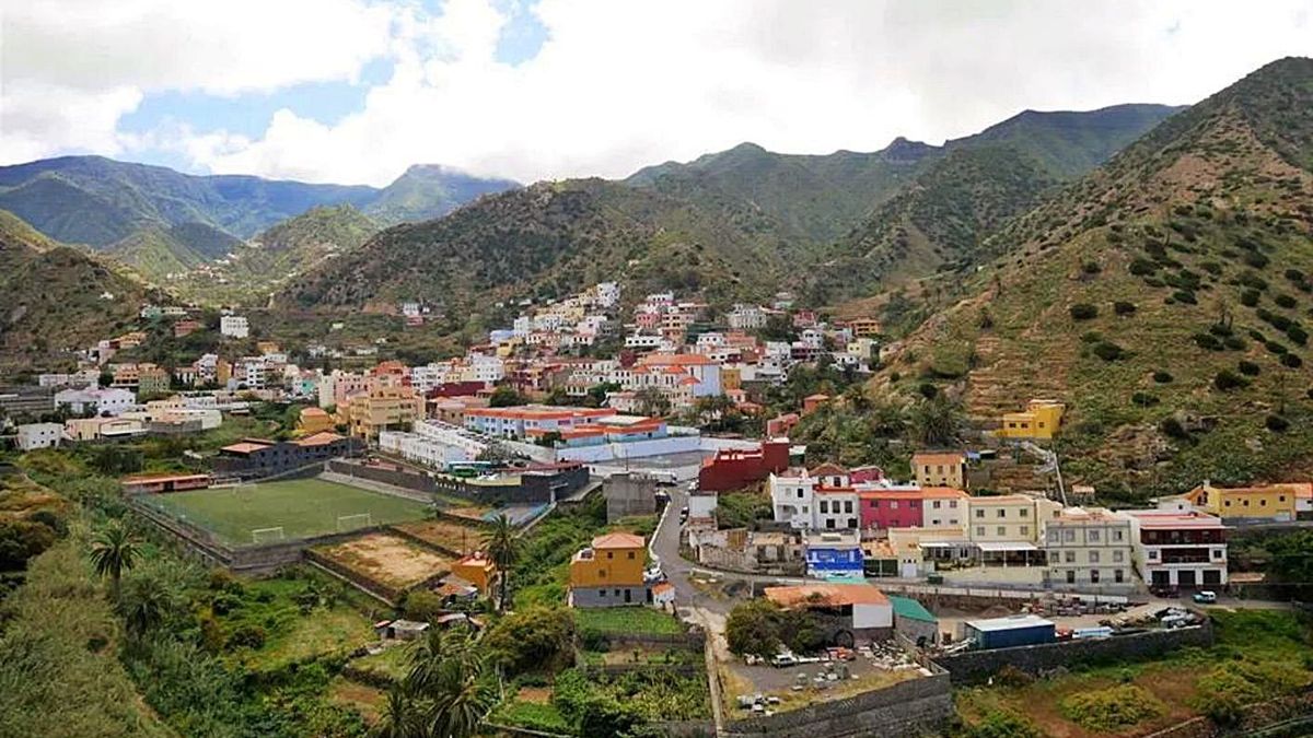 Imagen de El Cabildo coopera con la disposición de suelo para la ejecución de la Variante de Vallehermoso