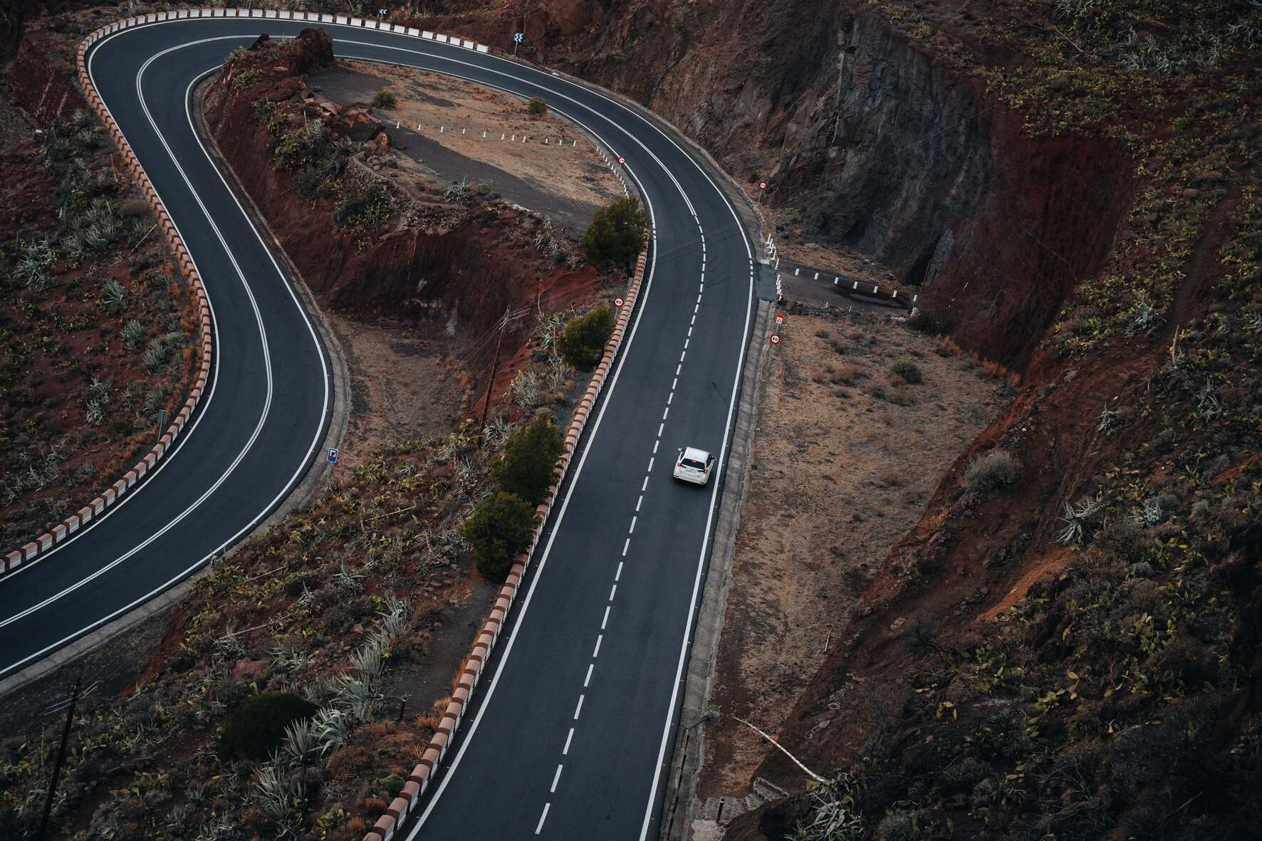 Imagen de El Cabildo intensifica los trabajos de mantenimiento y conservación de las carreteras insulares