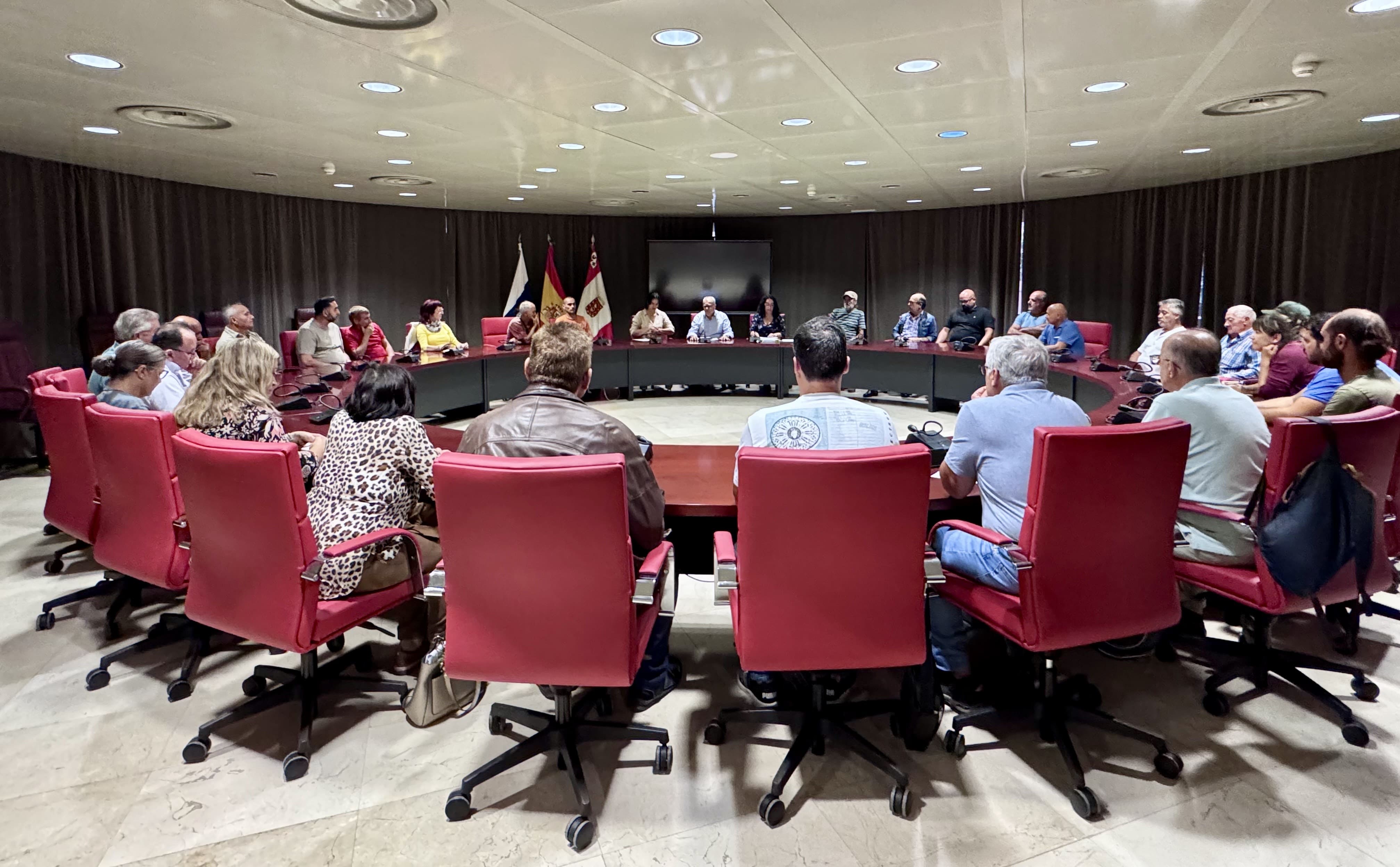 Imagen de El Cabildo abona los incentivos al sector primario con más de 688 mil euros para su dinamización 
