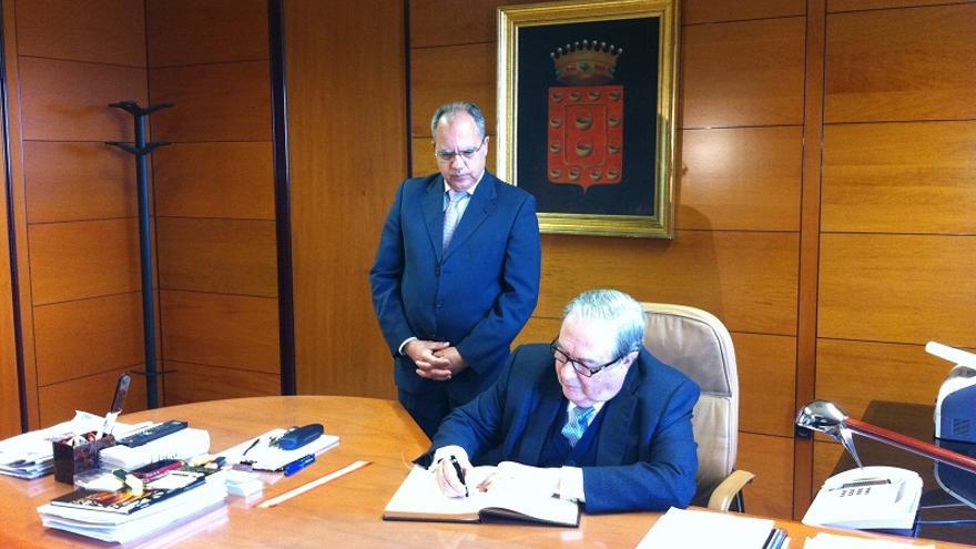 Imagen de El Cabildo de La Gomera transmite su pesar por el fallecimiento de Jerónimo Saavedra 