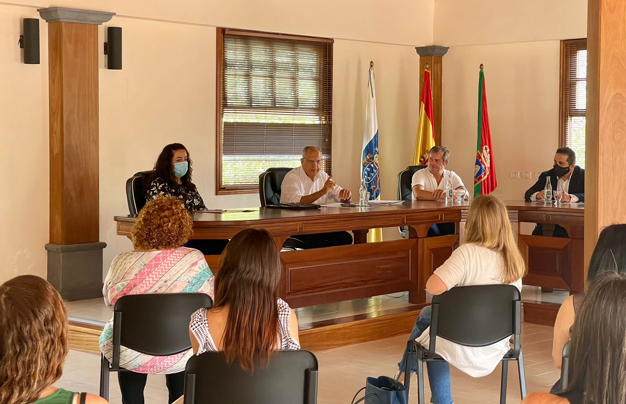 Imagen de El Cabildo inicia la presentación de las líneas de ayuda a los autónomos y pymes en Vallehermoso