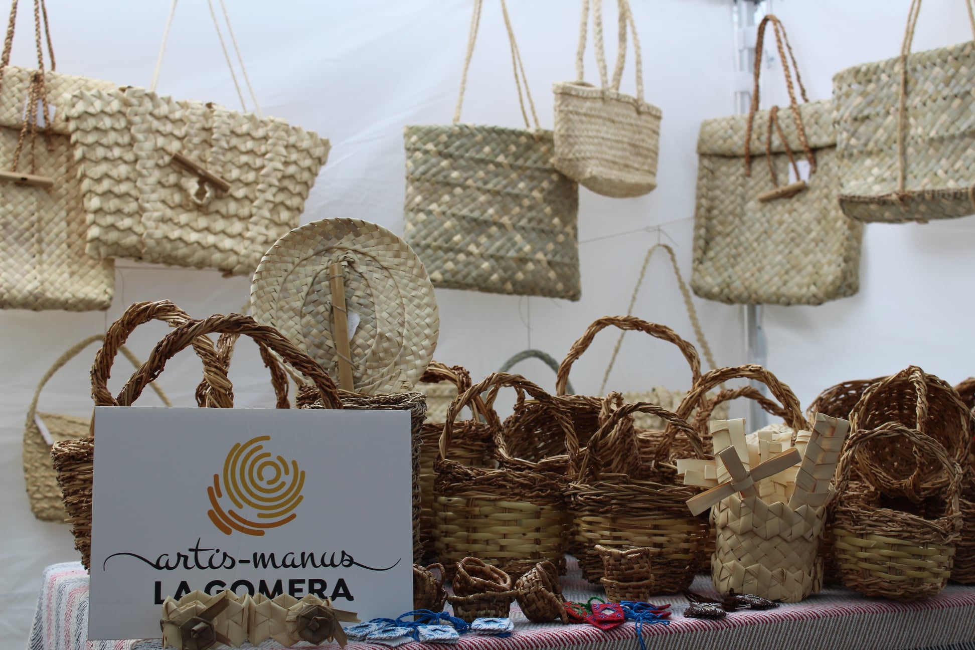 Imagen de El Cabildo de La Gomera inicia el calendario de muestras de artesanía este sábado en Valle Gran Rey 