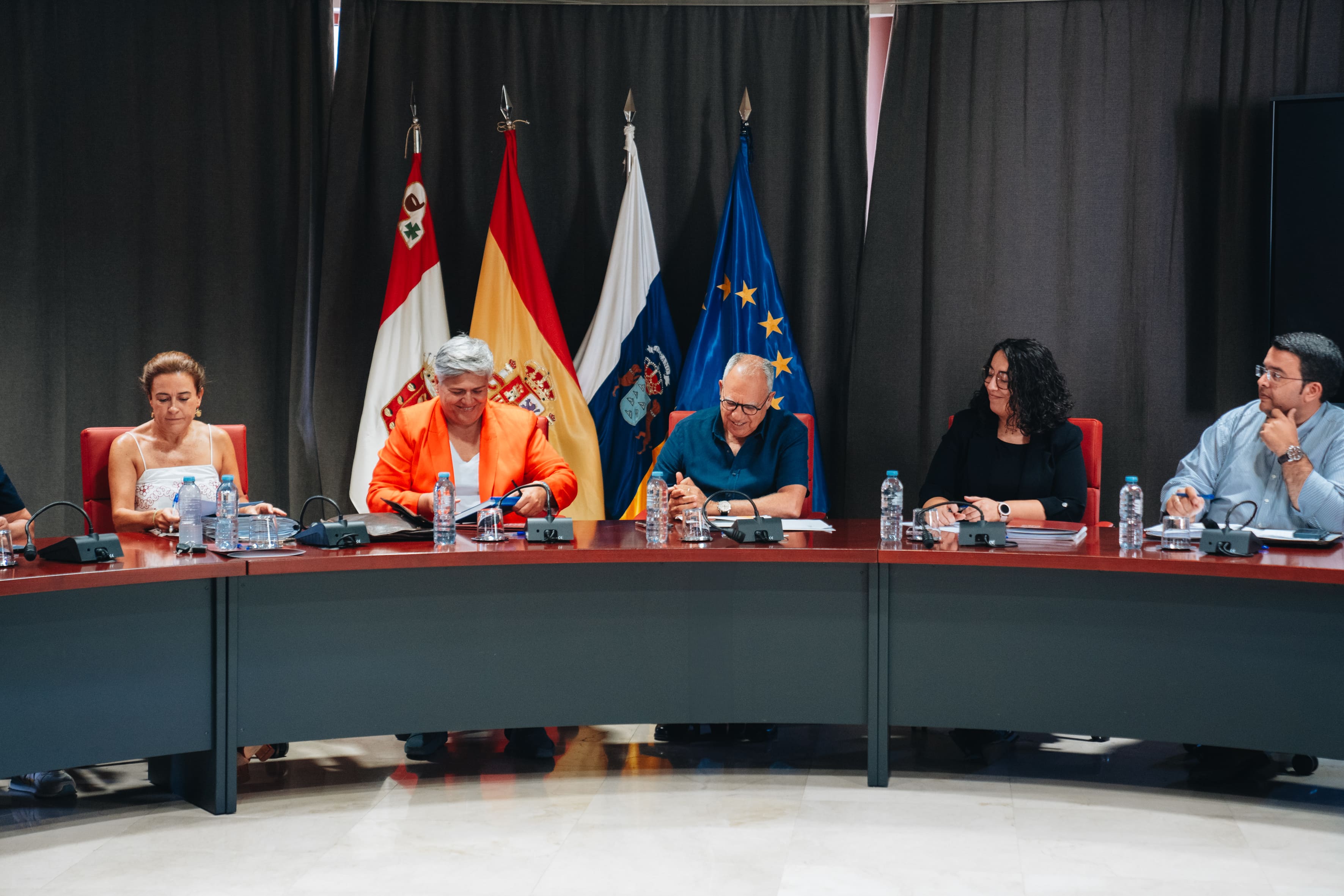 Imagen de Cabildo y ayuntamientos intensifican su colaboración con la Comisionada de Transparencia 
