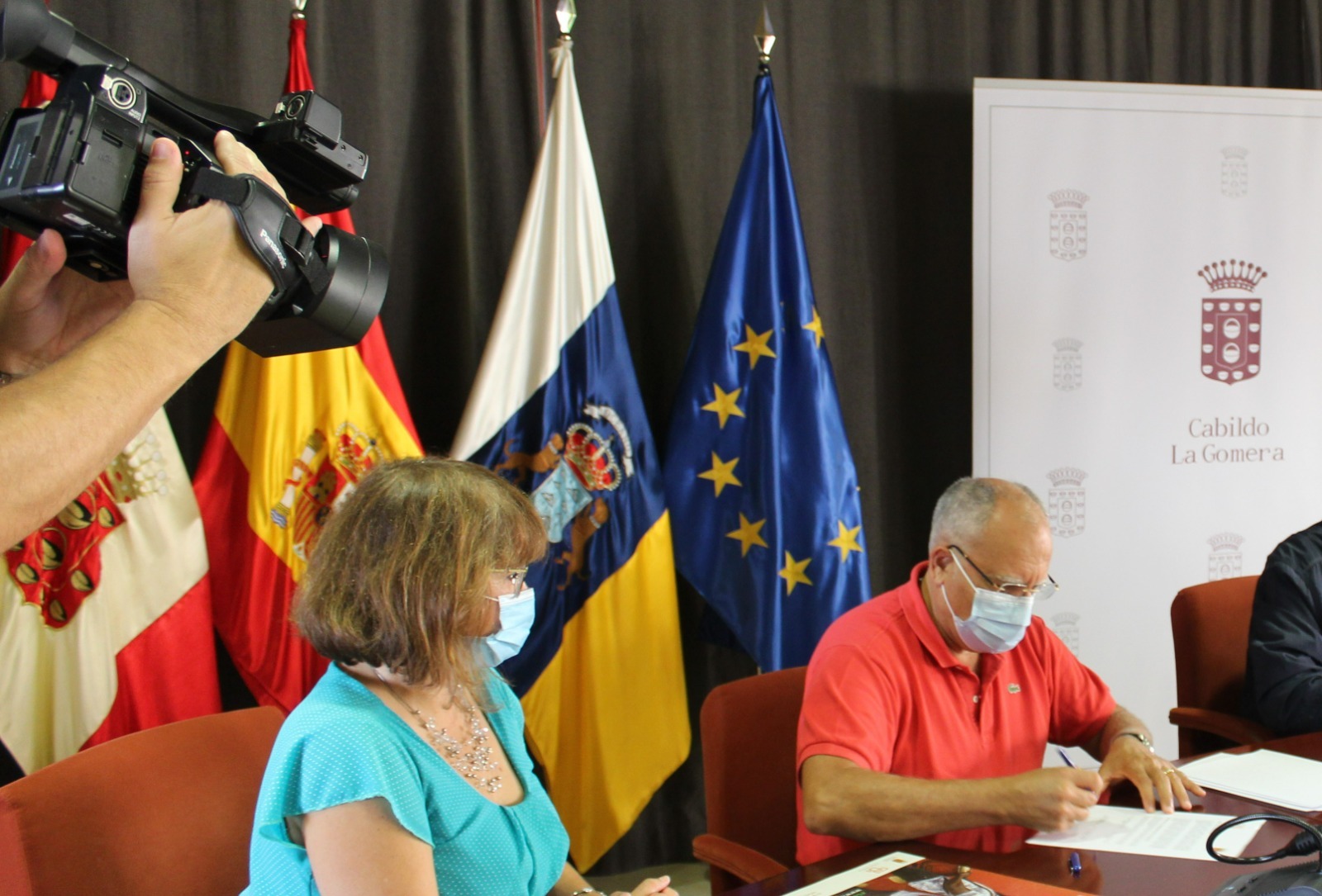 Imagen de El Cabildo renueva el convenio de colaboración con la UNED para promover su actividad en la isla