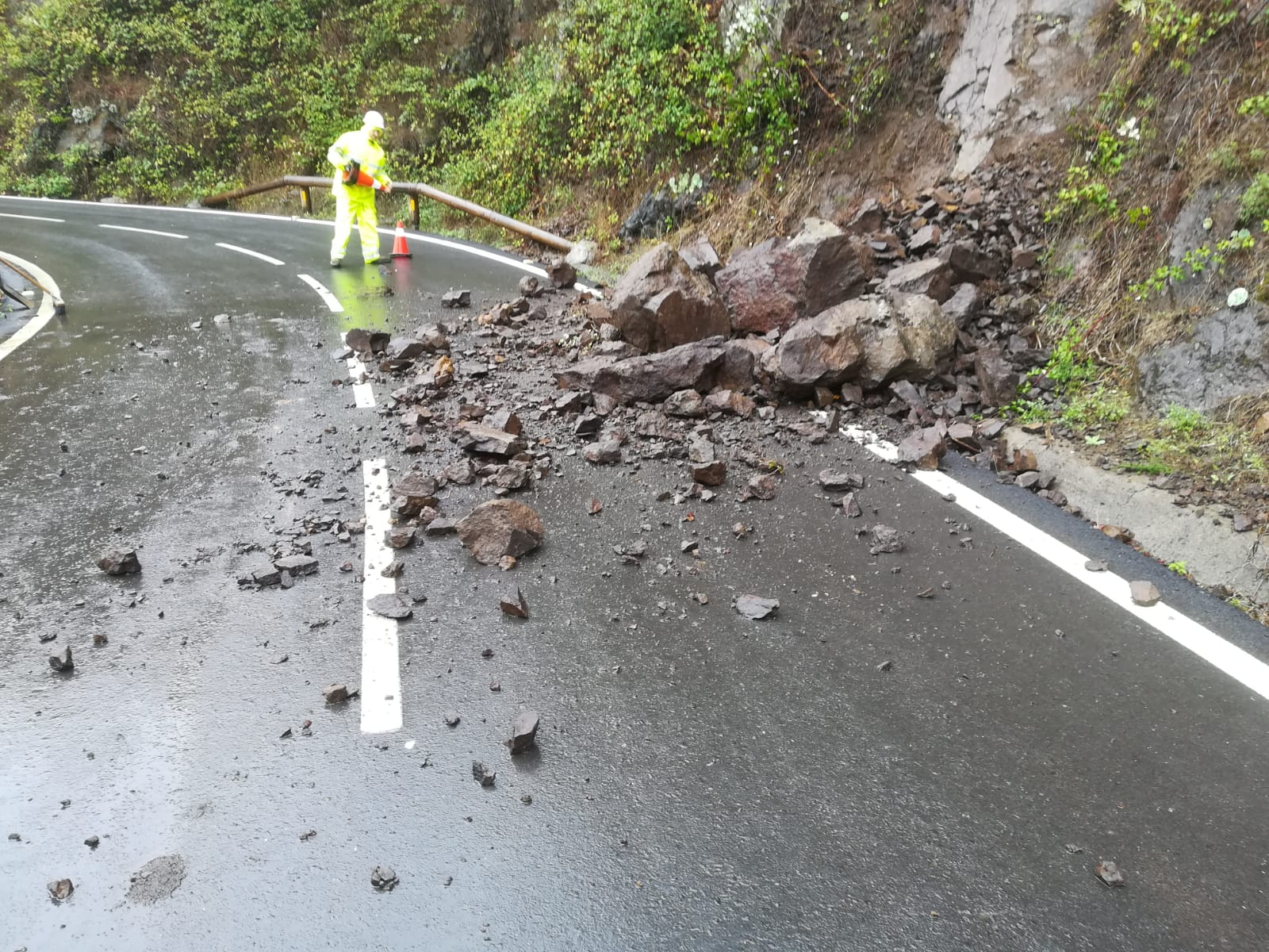 Imagen de El Cabildo de La Gomera mantiene activo el Plan de Emergencias Insular ante la alerta por lluvias