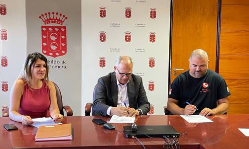 Imagen de Cabildo y Hupalupa firman un convenio para potenciar la práctica del buceo en la isla