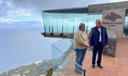 Imagen de Cabildo y Ayuntamiento acuerdan un plan de actuaciones para el embellecimiento de Agulo