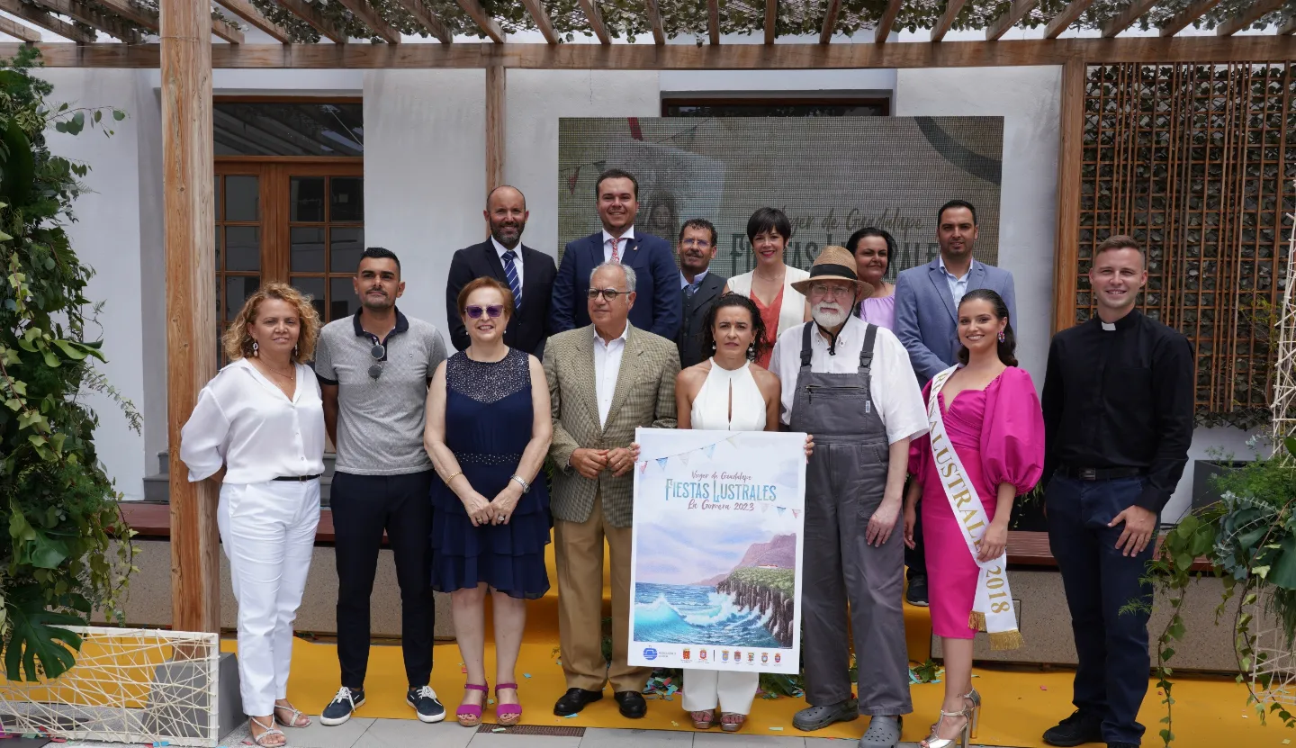 Imagen de La ermita y el paisaje de Puntallana centran el cartel anunciador de las Fiestas Lustrales