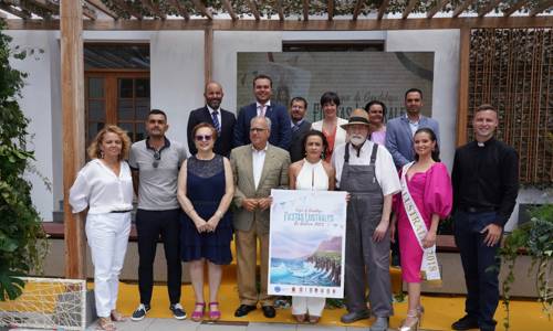 Imagen de La ermita y el paisaje de Puntallana centran el cartel anunciador de las Fiestas Lustrales