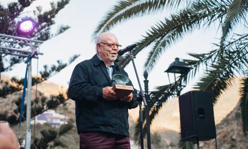 Imagen de El Cabildo acoge la presentación del libro ´En mis memorias se encierran los valores de mi tierra` de Isidro Ortiz