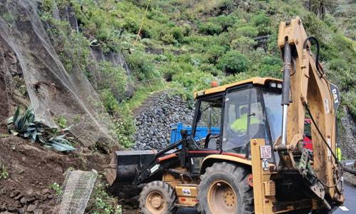 Imagen de Los desprendimientos en las vías insulares marcan la segunda jornada del paso de Therese por La Gomera