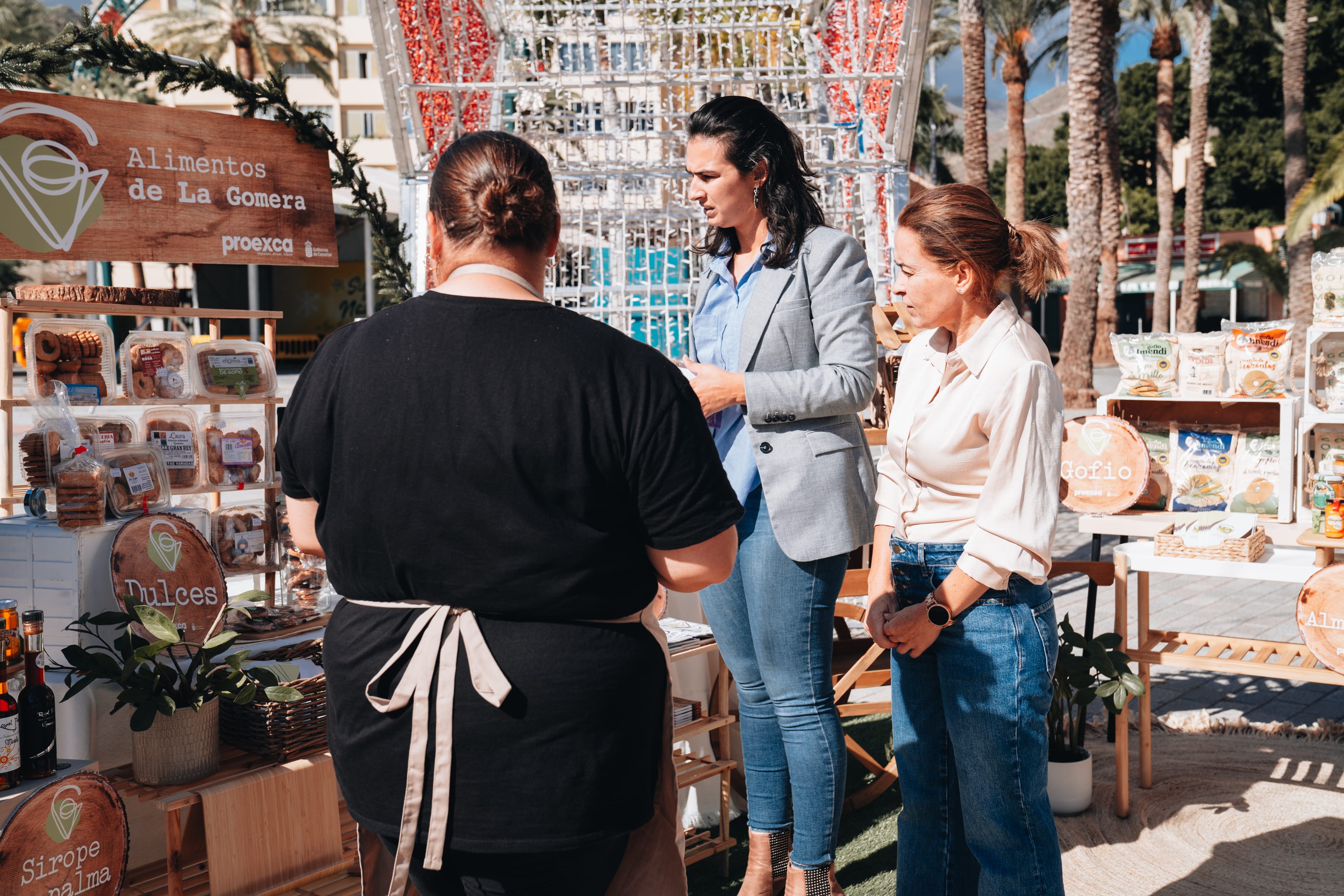 Imagen de El Cabildo y Proexca promueven la venta de productos agroalimentarios durante la temporada de cruceros