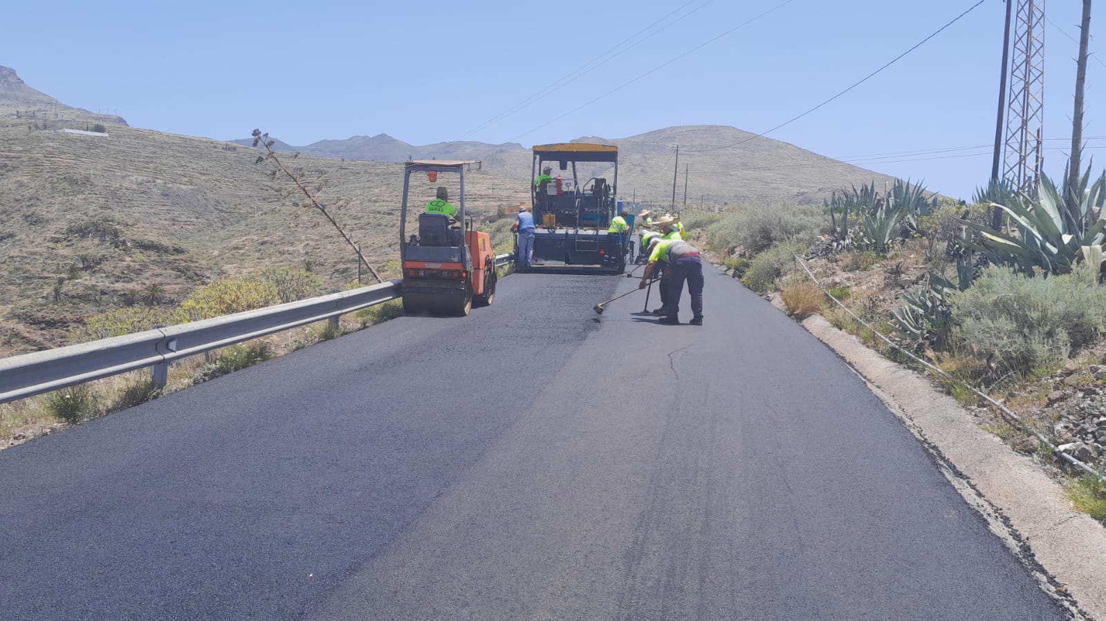 Imagen de El Cabildo inicia los trabajos de pavimentación del acceso a La Dama