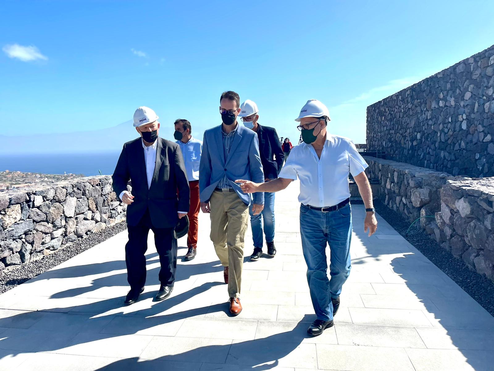 Imagen de Avanzan los trabajos para la colocación del Sagrado Corazón en el Mirador de El Cristo