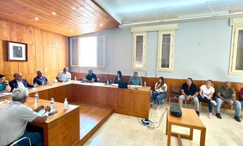 Imagen de Cabildo, Ayuntamiento de Valle Gran Rey y vecinos acuerdan avanzar en un plan integral de accesibilidad para La Calera