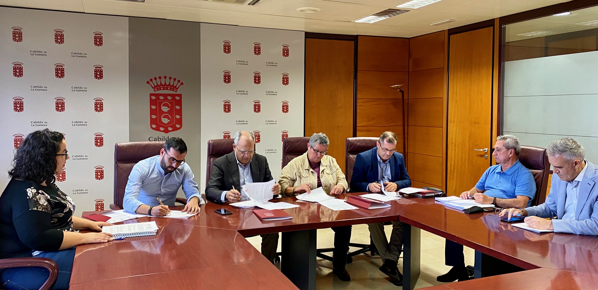 Imagen de El Cabildo transfiere a tres ayuntamientos más de 750 mil euros para nuevas infraestructuras hidráulicas 