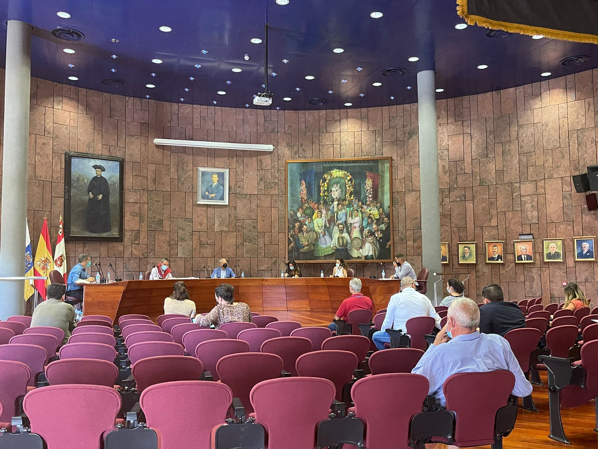Imagen de El Cabildo acuerda trasladar al Gobierno de Canarias la necesidad de dotar de más medios al Hospital de Día