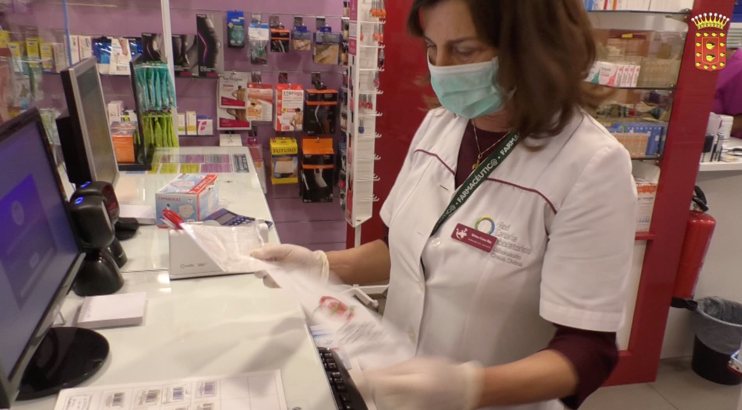 Imagen de El Cabildo distribuye mascarillas quirúrgicas para los grupos de riesgo a través de las farmacias de la isla