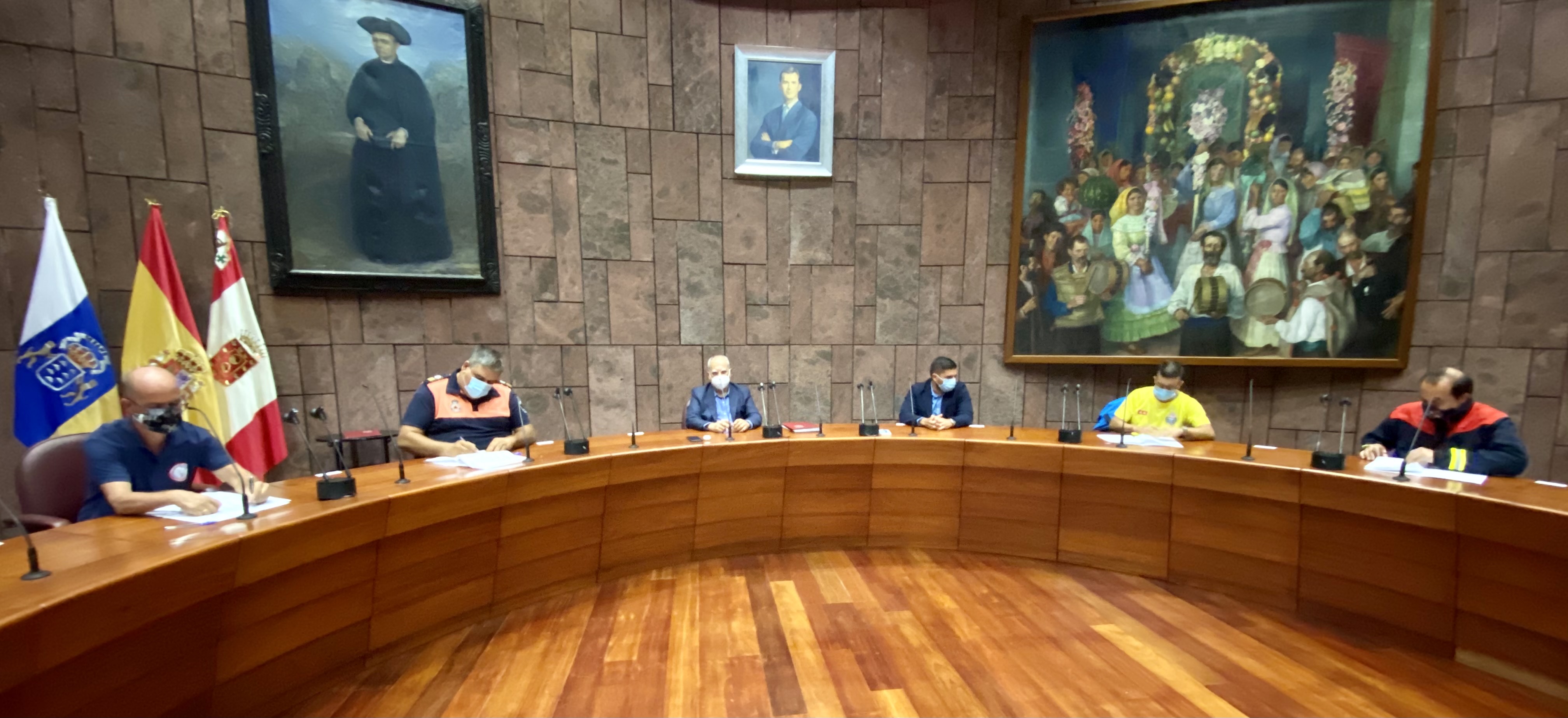 Imagen de El Cabildo y asociaciones de voluntarios refuerzan la colaboración para atender a las emergencias en la isla