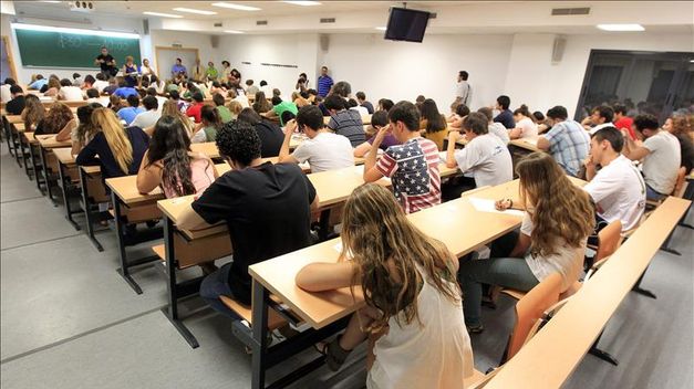 Imagen de El Cabildo finaliza el abono de las becas con más de 770 mil euros de inversión
