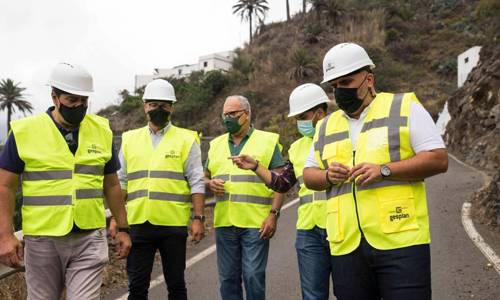 Imagen de Cabildo y ayuntamiento avanzan en la mejora de la seguridad en la vía de acceso a Las Cabezadas