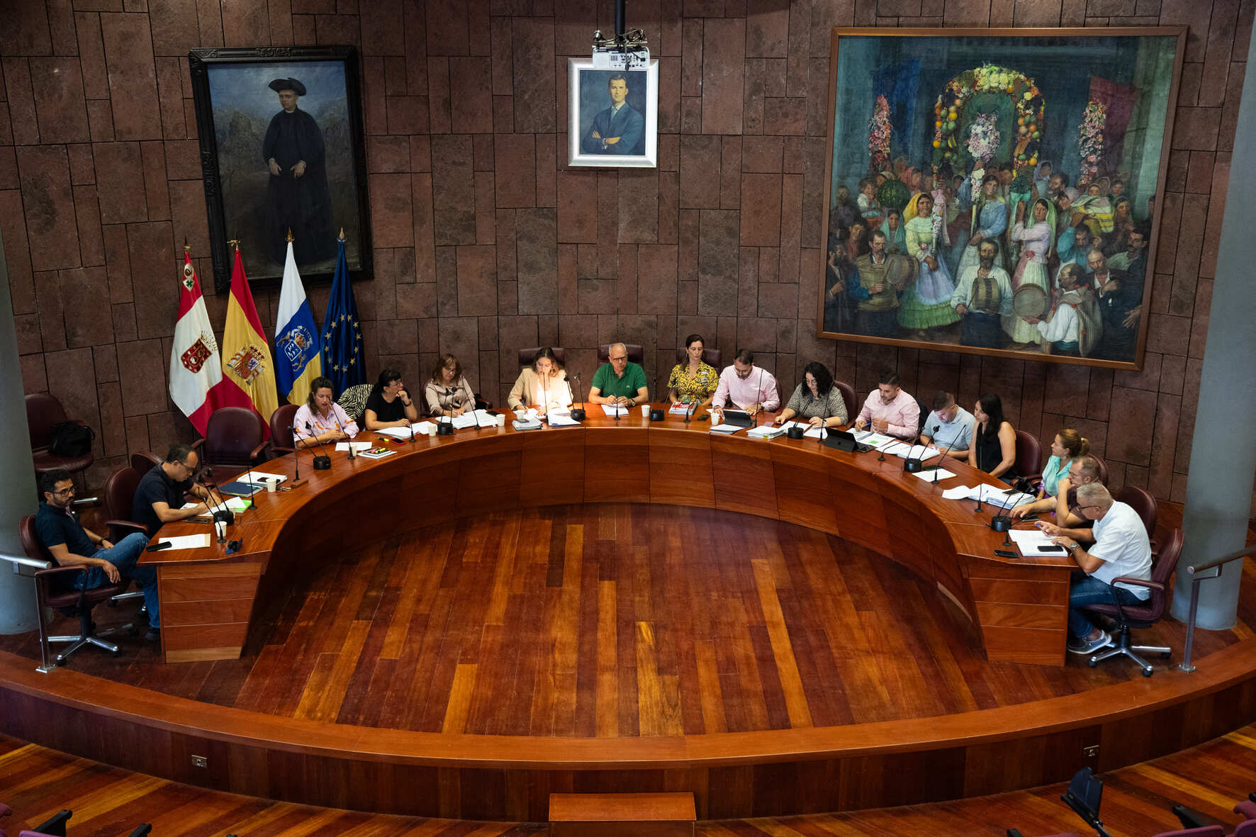 Imagen de El Cabildo reconoce la labor de ecca.edu en su 60º aniversario con una declaración institucional de apoyo