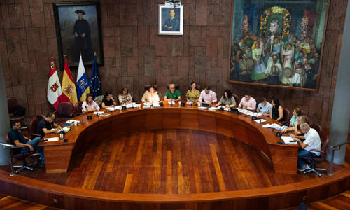 Imagen de El Cabildo reconoce la labor de ecca.edu en su 60º aniversario con una declaración institucional de apoyo