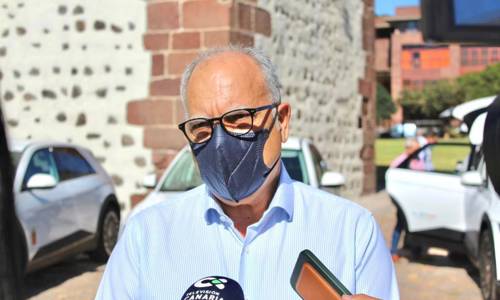 Imagen de Curbelo: “La adjudicación de la Variante de Vallehermoso da respuesta a una demanda histórica de las comunicaciones en La Gomera”