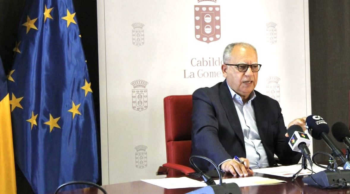 Imagen de Curbelo pide actuar sobre la fiscalidad de los carburantes para reducir precios en las Islas Verdes