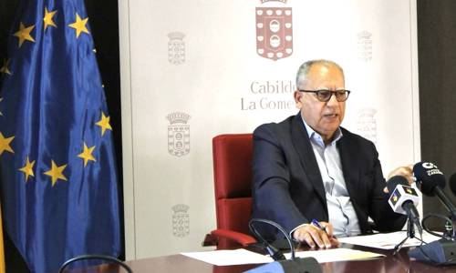 Imagen de Curbelo pide actuar sobre la fiscalidad de los carburantes para reducir precios en las Islas Verdes
