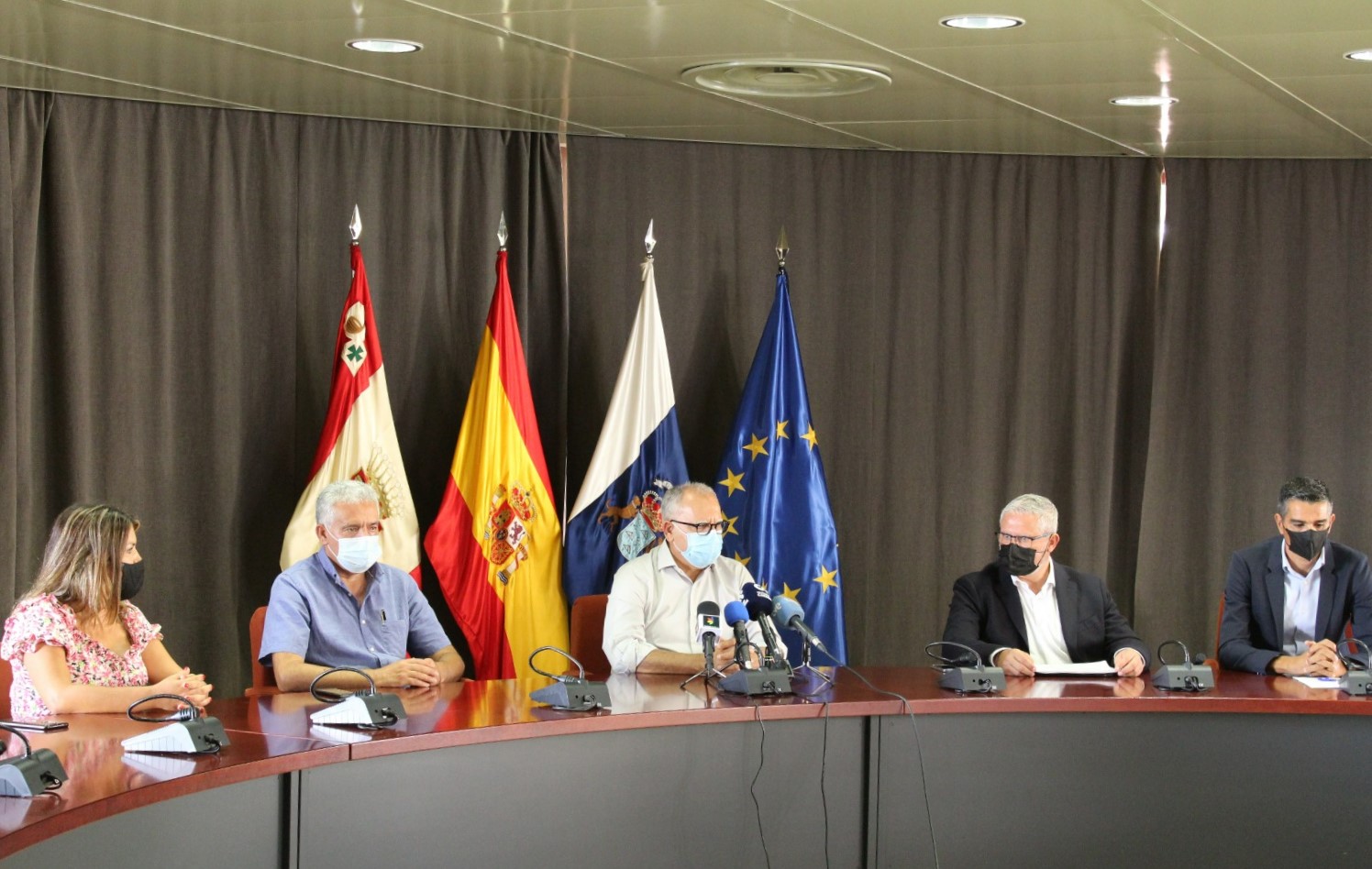 Imagen de Cabildo, Ayuntamiento de Valle Gran Rey y Puertos Canarios presentan la temporada de cruceros del Puerto de Vueltas