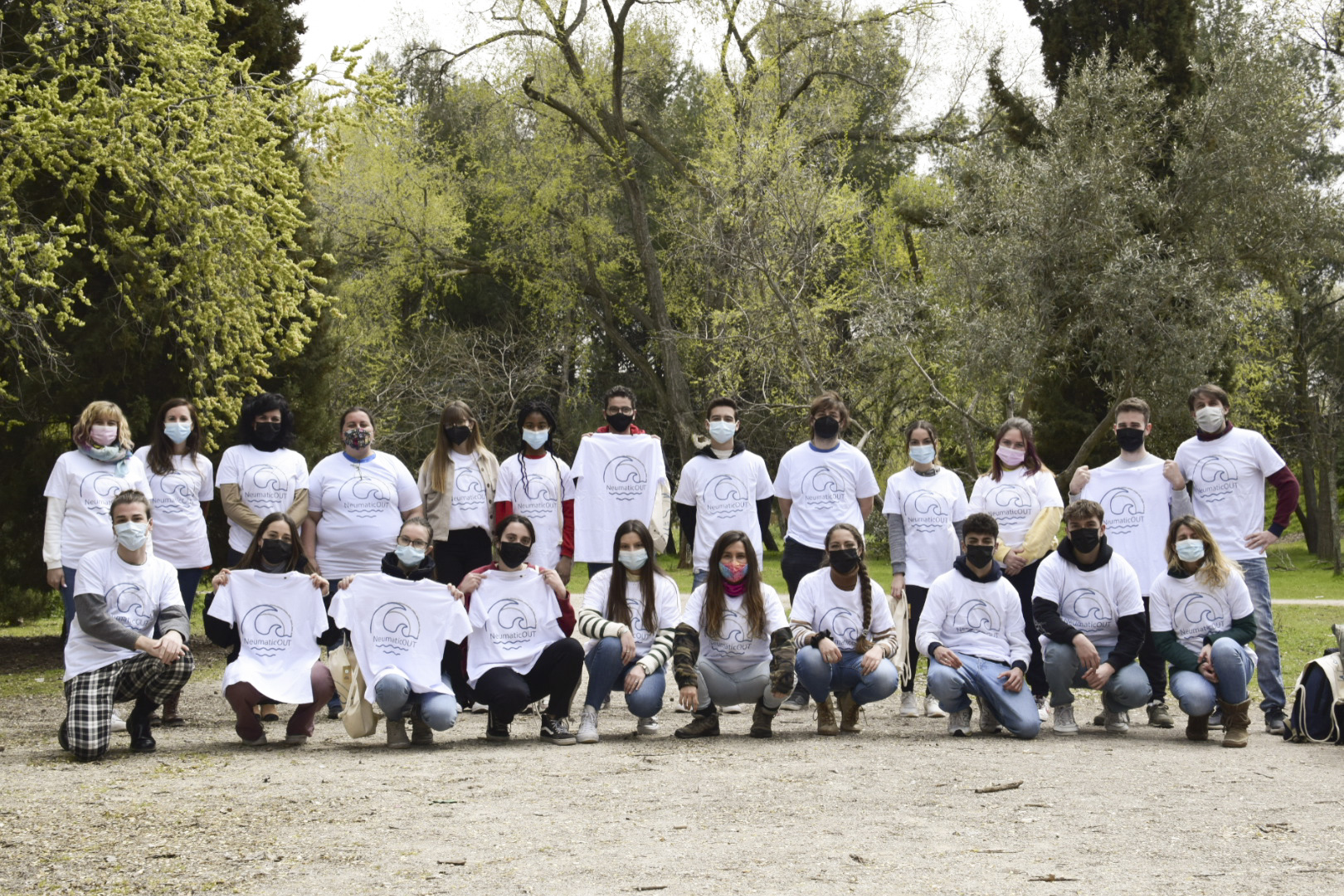 Imagen de El voluntariado estudiantil de la Universidad de Alcalá participa en la primera recogida de residuos del proyecto NeumaticOUT en La Gomera